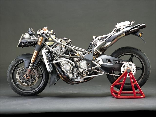 Belle davvero: MV Agusta F4 750